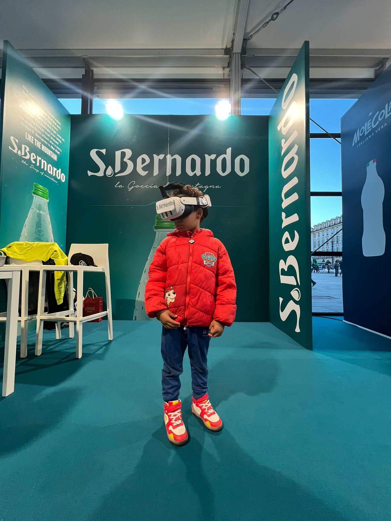 Bambino allo stand S.Bernardo